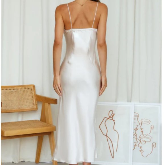 Hello Molly Midi Dress Old Town Rd Beige - Picture 2 of 3